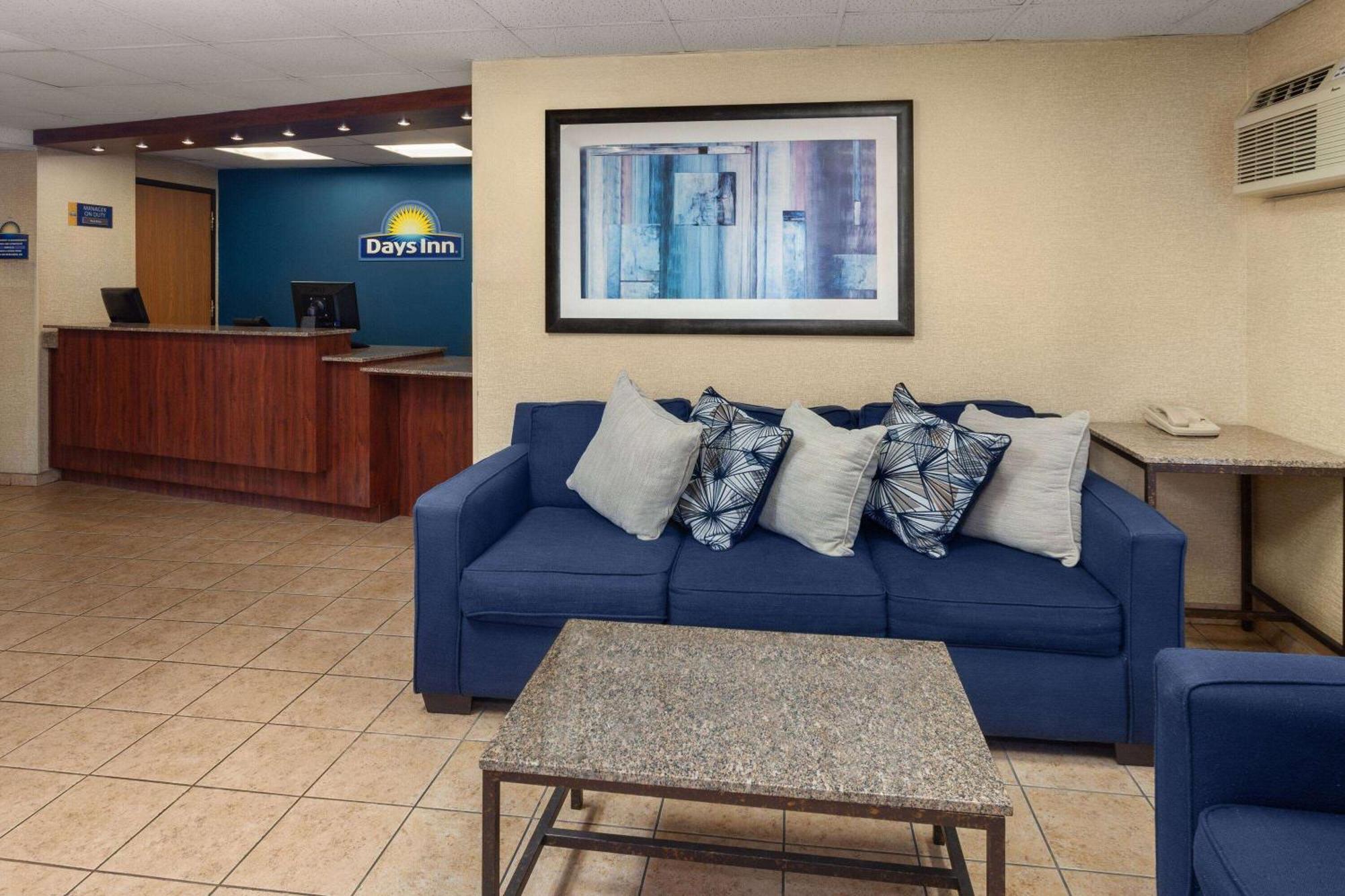 Days Inn By Wyndham Rockford I-90 Casino District Exteriör bild