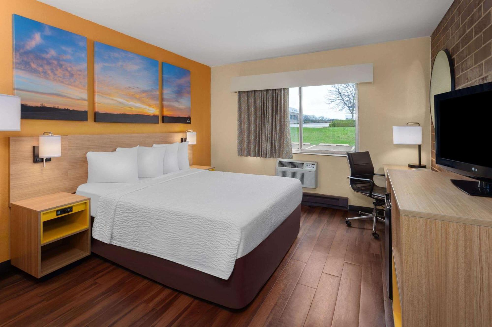 Days Inn By Wyndham Rockford I-90 Casino District Exteriör bild
