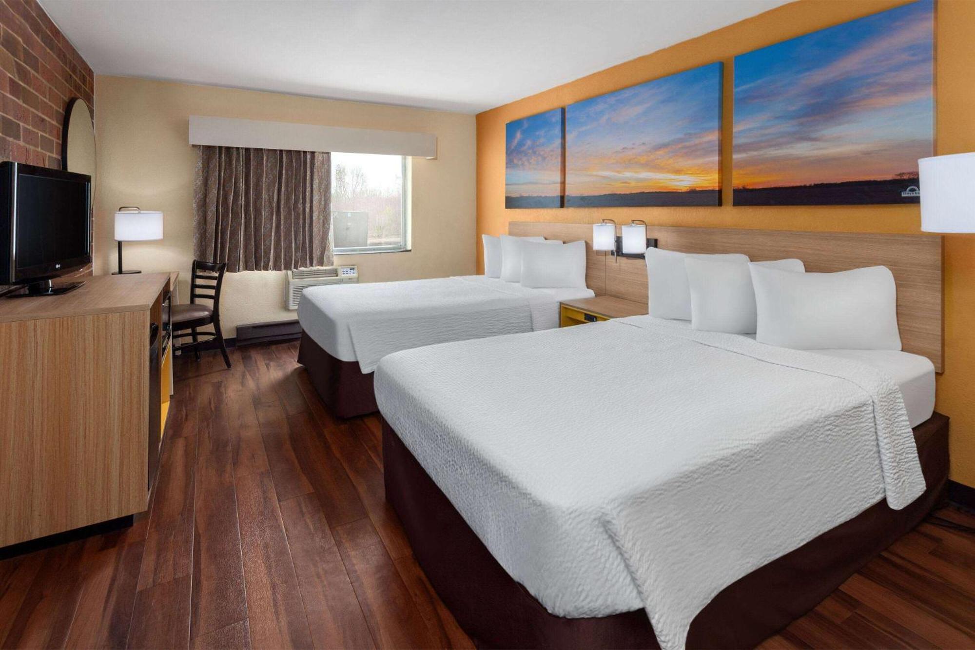 Days Inn By Wyndham Rockford I-90 Casino District Exteriör bild
