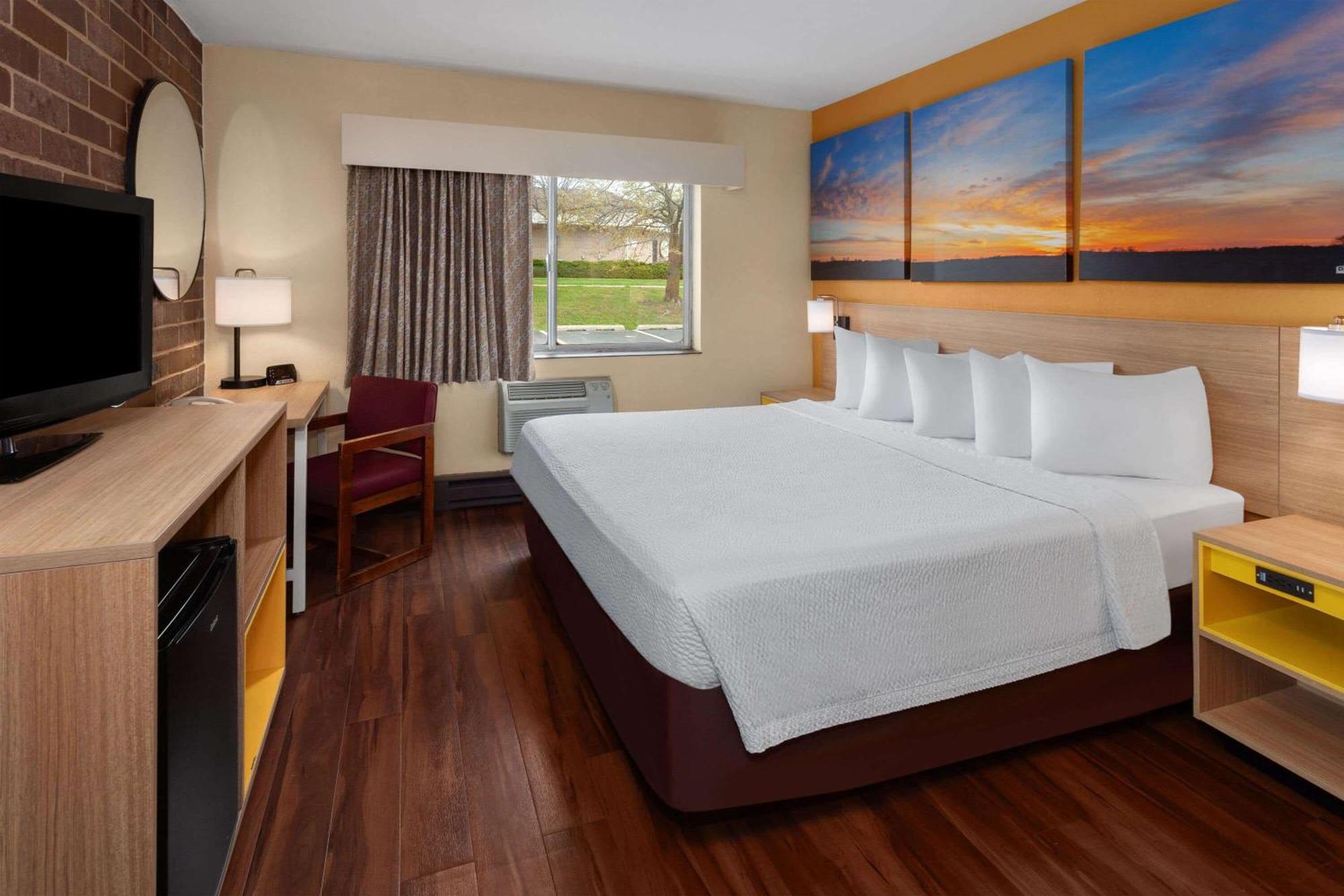 Days Inn By Wyndham Rockford I-90 Casino District Exteriör bild